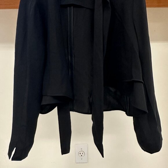 Black Blazer with cute tie detail in front Size L - Picture 2 of 5